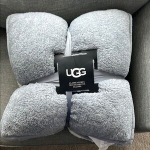 Soft Sherpa Pillow Set in Gray and White
